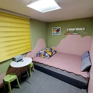 Korstay Station Guest house
